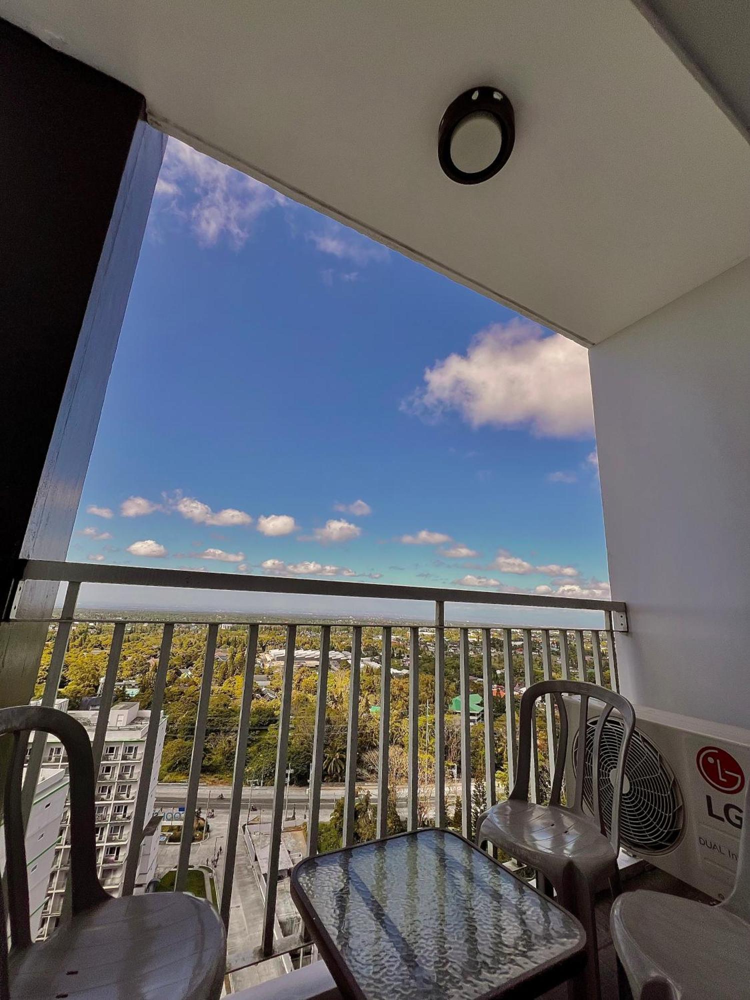 The Pallet House, Wind Residences Tagaytay Tagaytay City Extérieur photo